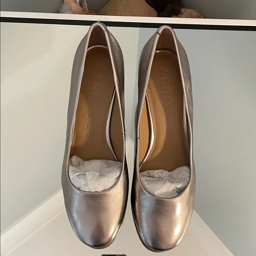 AEROSOLES Metallic Silver Pewter Block Heels new Leather Upper